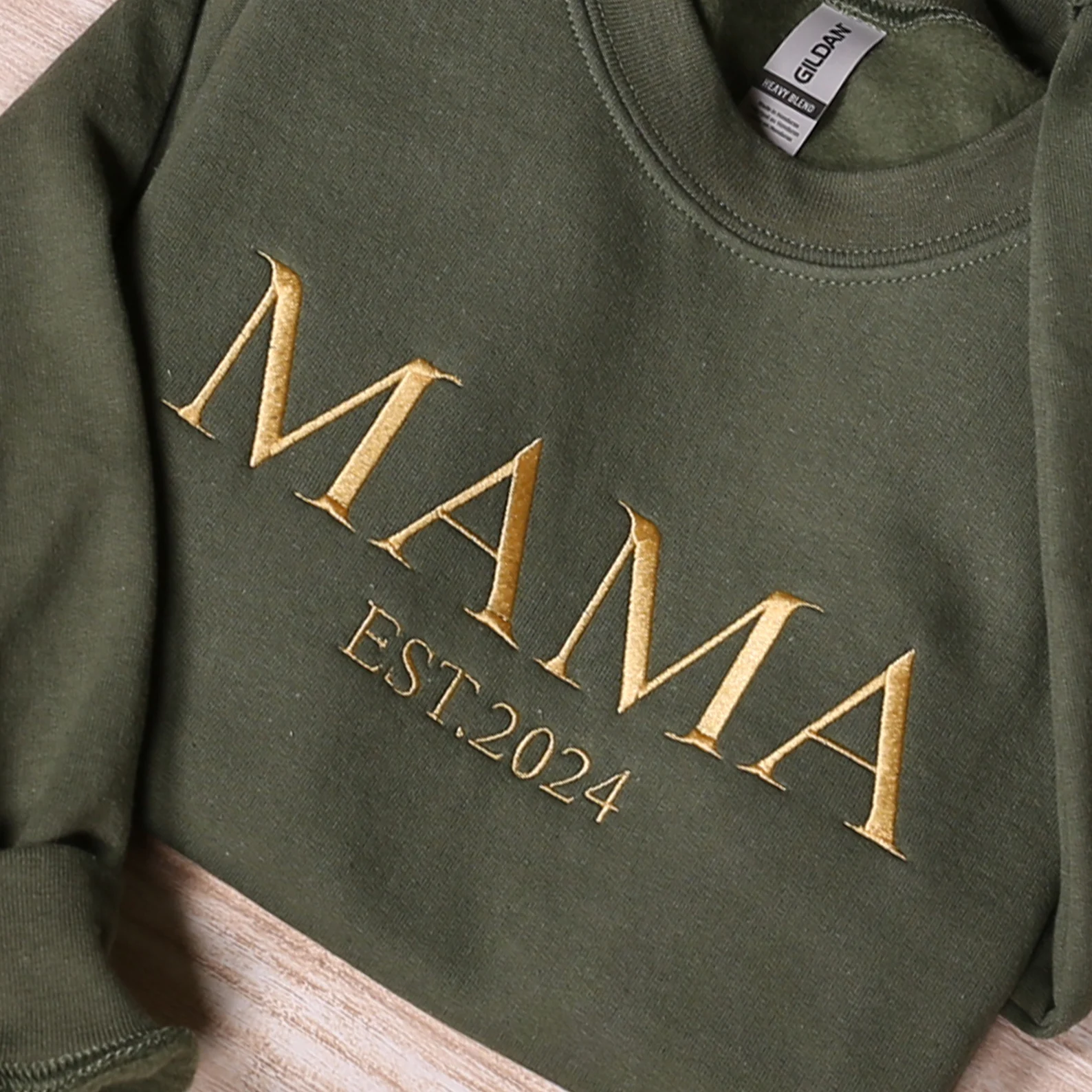 Mama – siuvinėtas džemperis